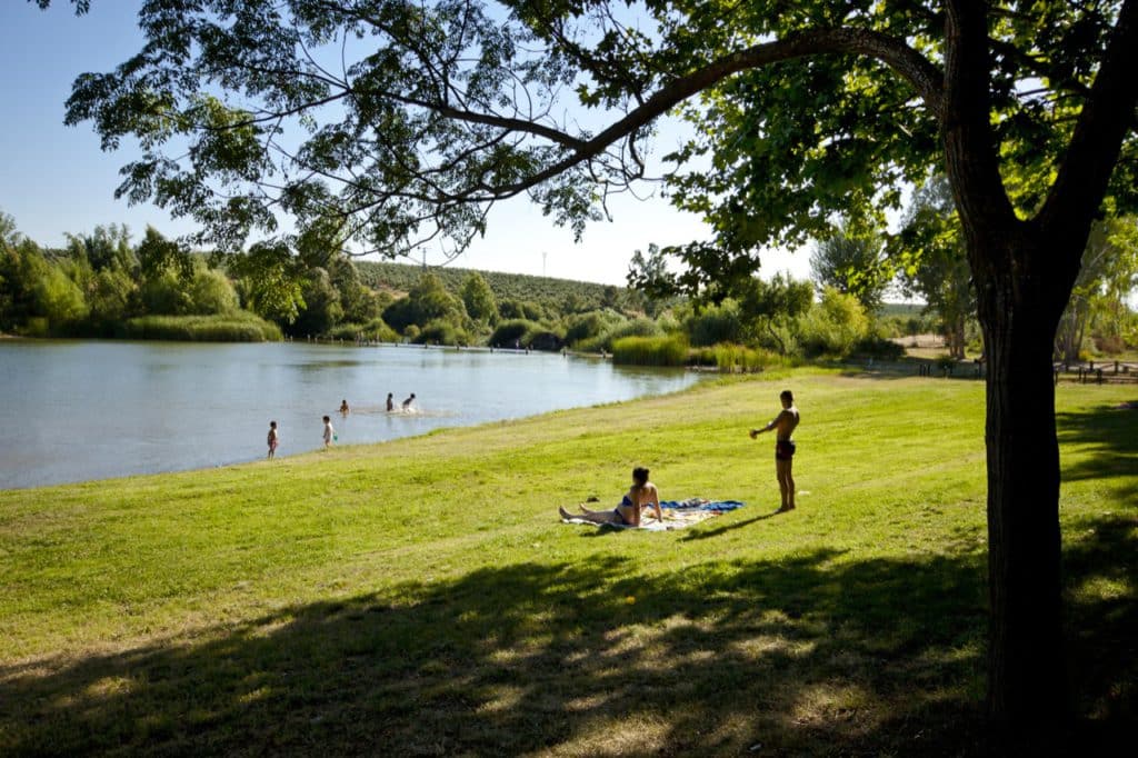 Playa de Entrerríos - Río Zújar. Por página web de Turismo Extremadura. www.turismoextremadura.com