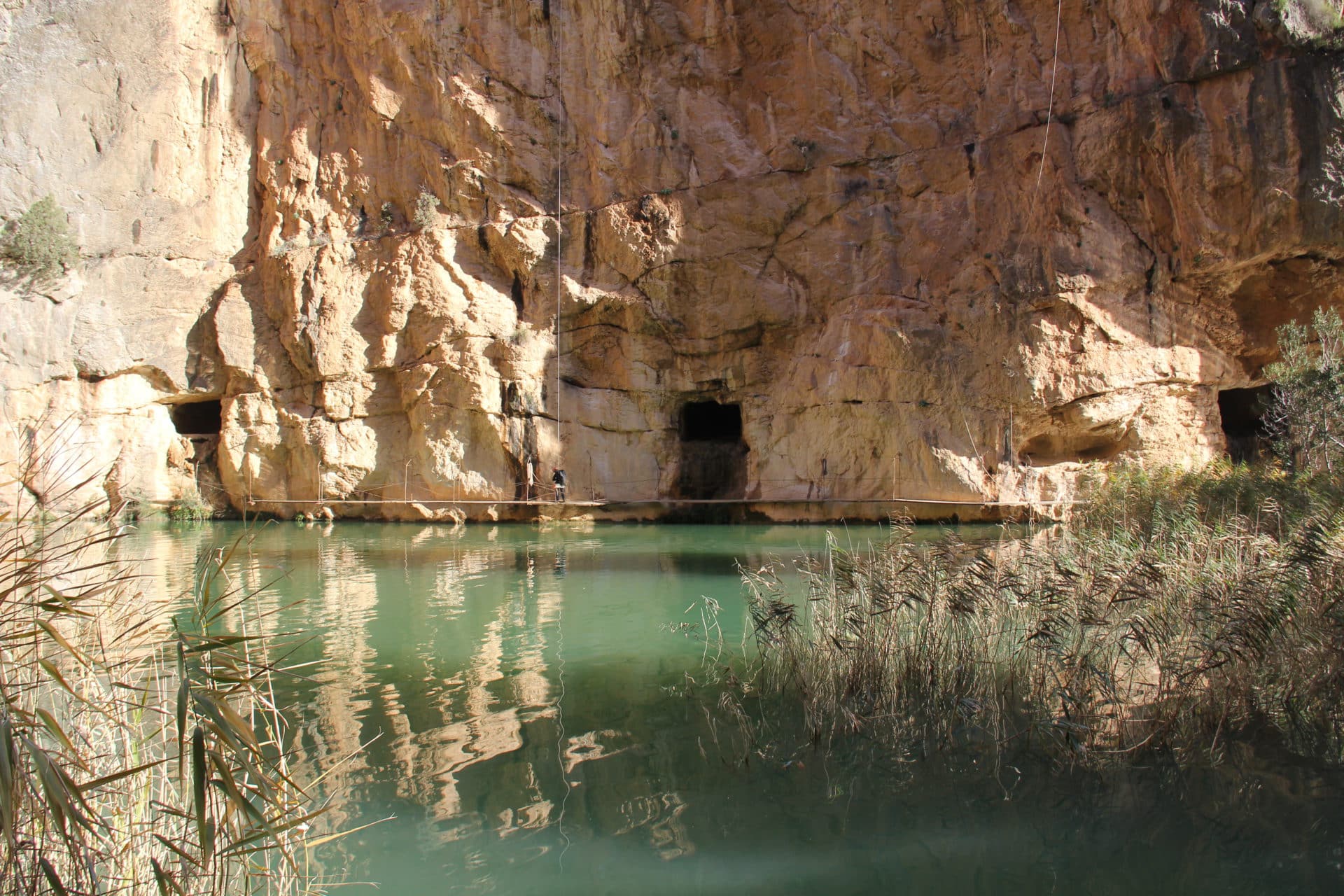 Charco Azul de Chulilla: una piscina natural entre el cañón del Turia