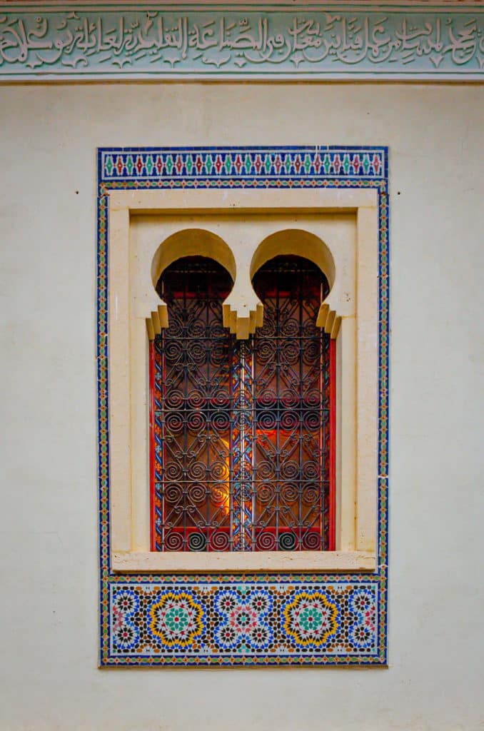 Ventana del Palacio de los Condes de Cervellón, la Alhambra valenciana de Anna