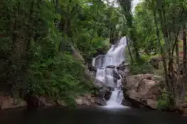 Ruta a la cascada de las Nogaledas:  un oasis en el Valle del Jerte