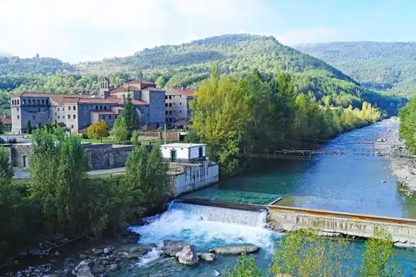 Boltaña, ‘la redonda y bonita’ villa aragonesa rodeada de piscinas naturales