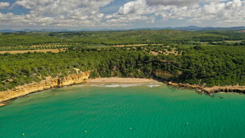 Playas en Tarragona, la Costa Dorada: cala Fonda/Waikiki. Por Latrona