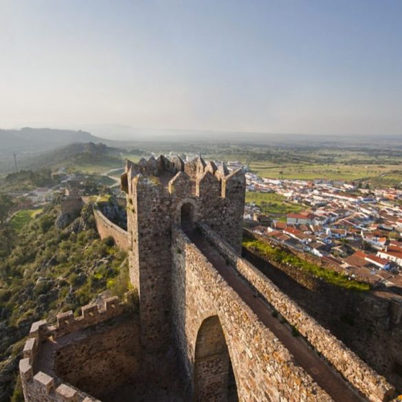 Castillo-de-Luna-Alburquerque-©-Turismo-de-Extremadura-1-1-1024x683