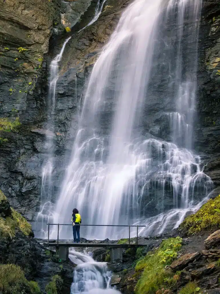 La cascada de Ardonés, en la Ruta de Las Tres Cascadas de Cerler, en el Pirineo aragonés.