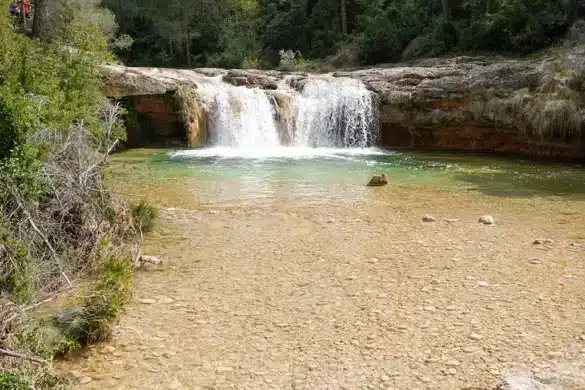 Ruta a la piscina natural del Toll del Vidre de Arnes