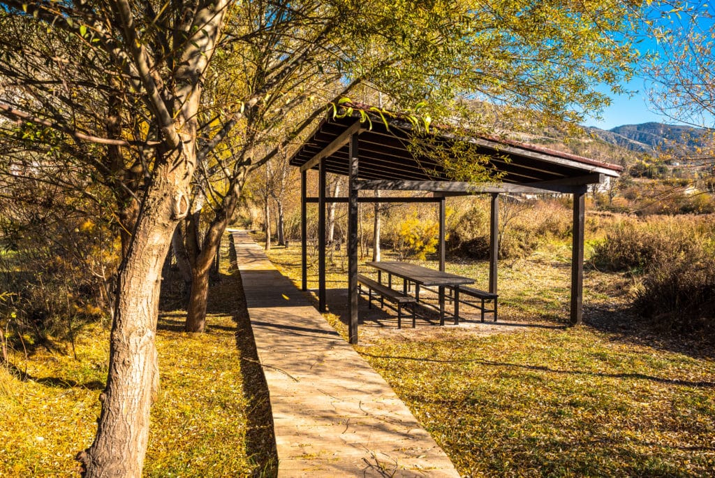 Zona de descanso en laguna de Padul. Por Pacoparra